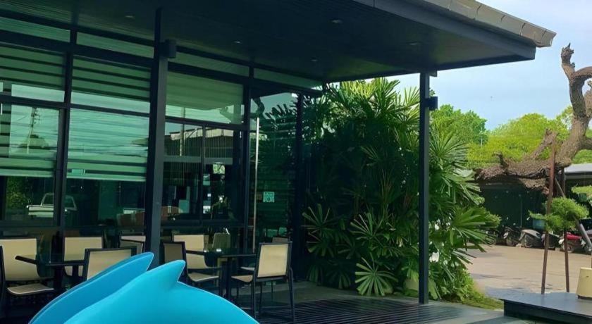 Huernnana Jomsawan Hotel Phrae Exterior photo