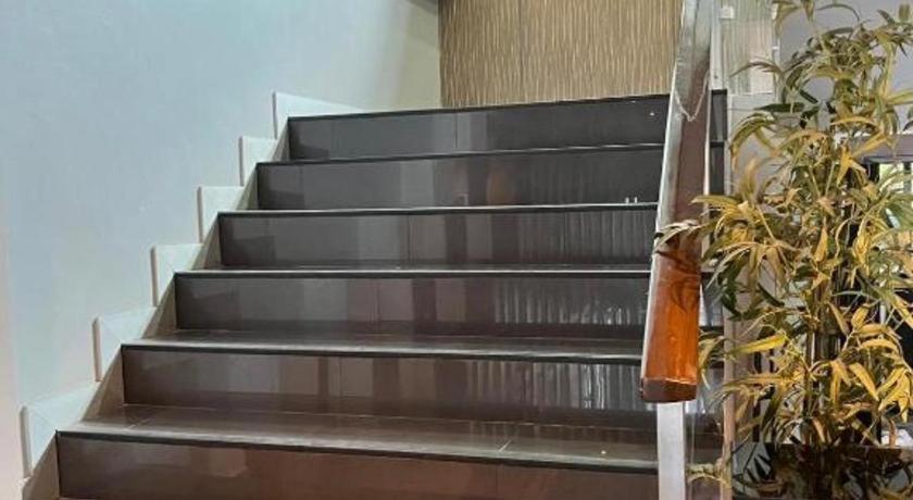 Huernnana Jomsawan Hotel Phrae Exterior photo